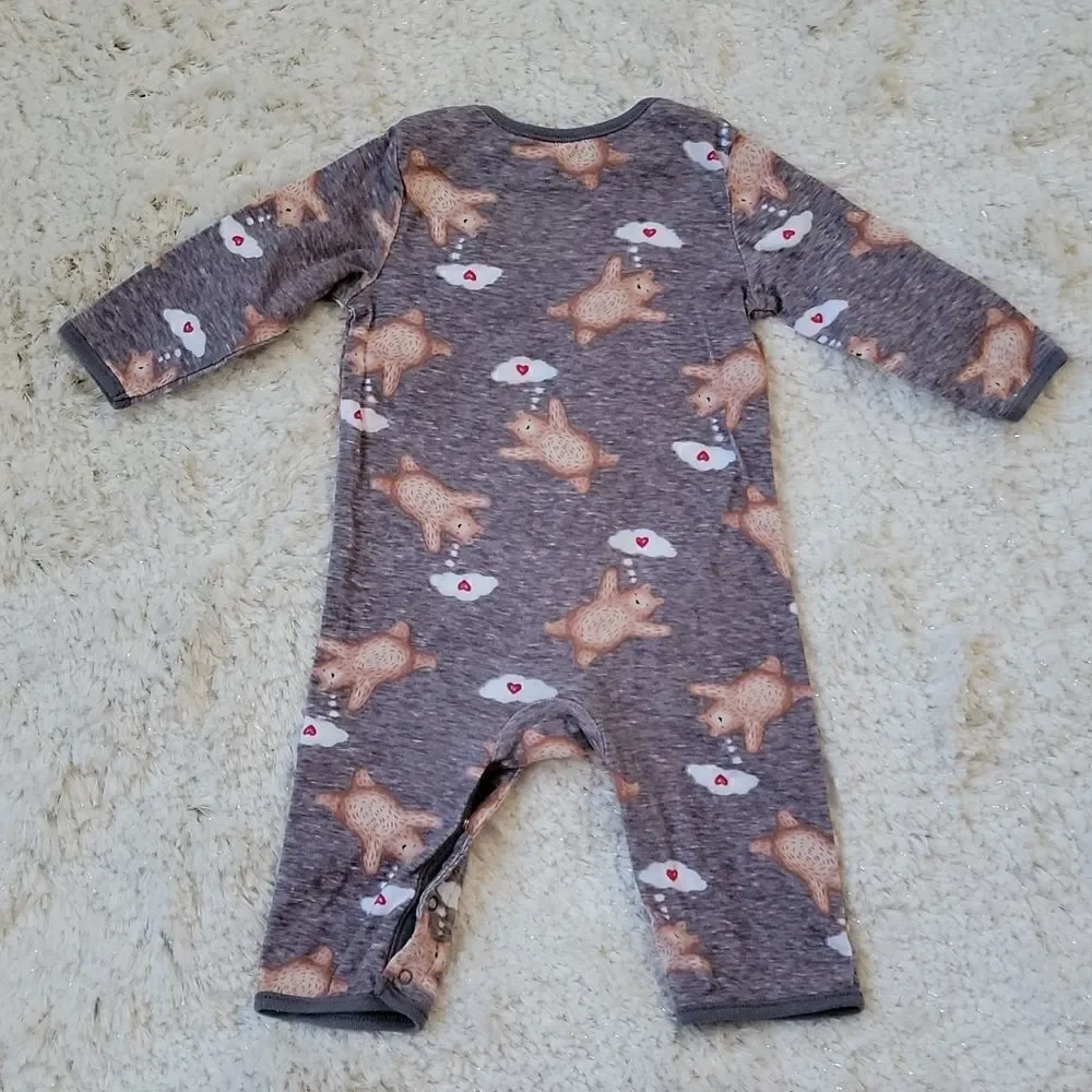 INFANT OLD NAVY GRAY BEAR WITH HEARTS ROMPER, SIZE 6-12 MONTHS